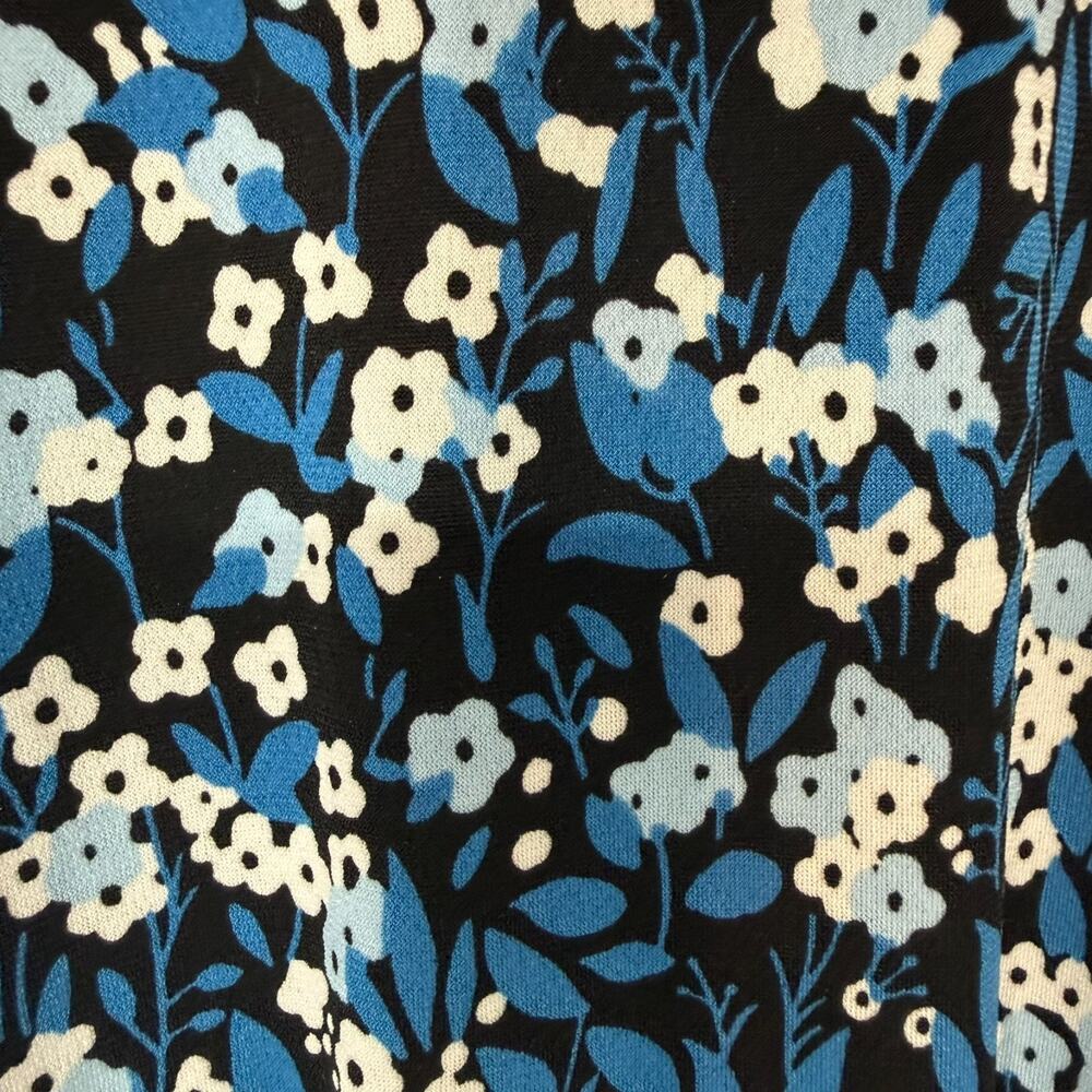 Leota Faux Wrap Dress Womens M Blue White Floral Stretch 3/4 Bell Sleeves - Picture 5 of 6